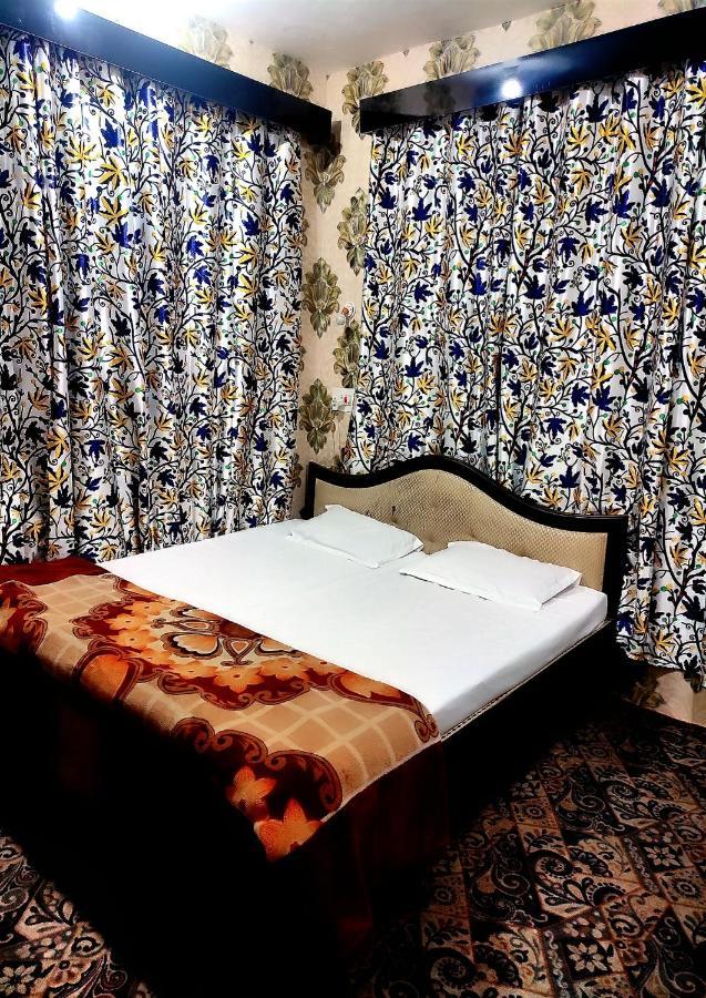 Hotel Fabulous Kashmir Srinagar Zewnętrze zdjęcie