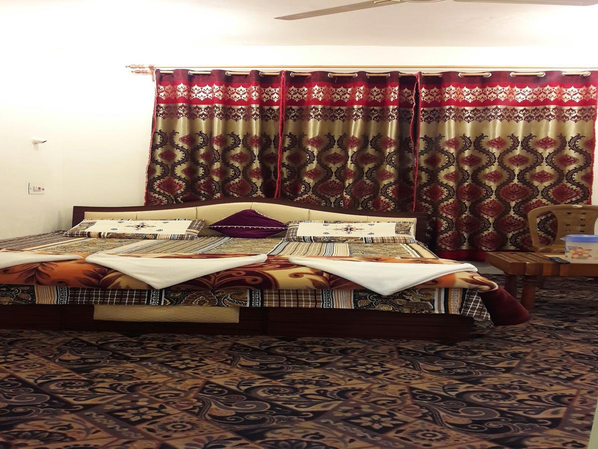 Hotel Fabulous Kashmir Srinagar Zewnętrze zdjęcie